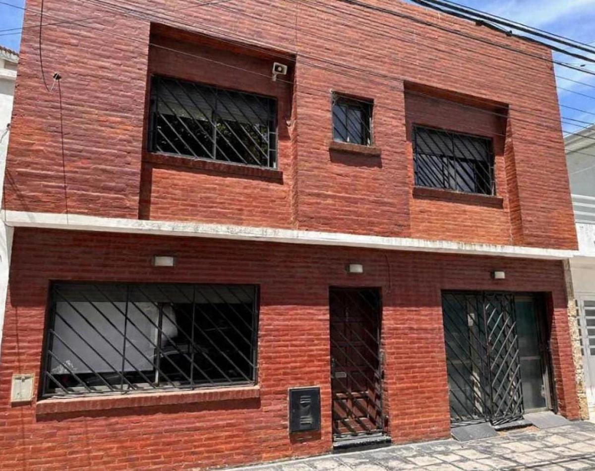 Casa 5 amb, 153m² en La Perla Norte, con garage y calefacción central