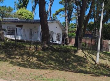 Casa · 120m² · 4 Ambientes · Casa en Venta - 3 Dorm. 2 Baños - 600 m² - Villa Gesell