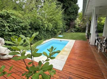 Casa · 238m² · 7 Ambientes · Casa 5 Dorm. con Pileta Alquiler Temporario en Pinamar