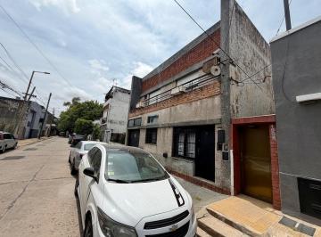Casa · 108m² · 3 Ambientes · 2 Cocheras · Casa en Venta de 3 Ambientes Apto Credito