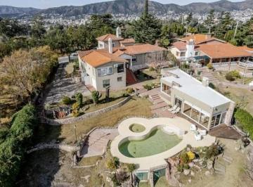 Casa · 393m² · 10 Ambientes · 2 Cocheras · Tu Casa en Las Sierras de Cordoba!