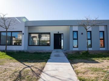 Casa · 200m² · 5 Ambientes · Casa en Venta en San Sebastian Al Lago - Oportunidad