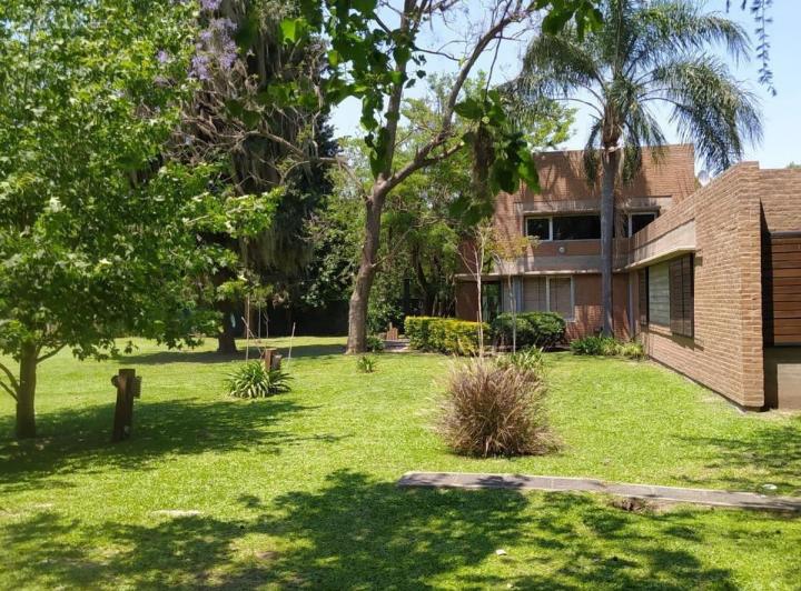 Casa · 186m² · 5 Ambientes · 3 Cocheras