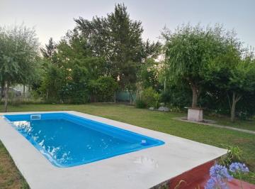Casa · 600m² · 3 Dormitorios · 1 Cochera · Casa en Villa Parque Sicardi 19 Entre 667 y 668