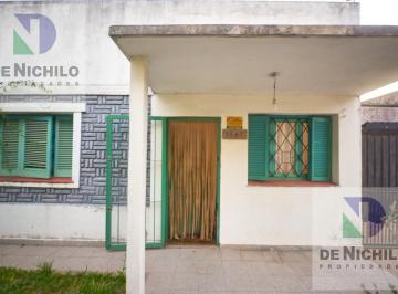 Casa · 125m² · 3 Ambientes · 1 Cochera · Amplia y Luminosa Casa en Longchamps