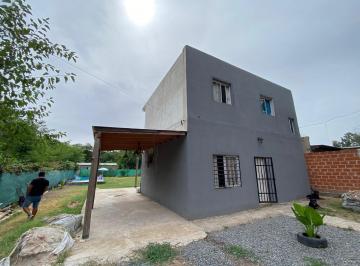 Casa · 580m² · 4 Ambientes · 1 Cochera · Casa en Francisco Alvarez