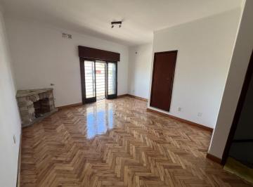 PH · 76m² · 3 Ambientes · 1 Cochera · Alquiler PH de 3 Ambientes con Cochera en Quilmes Oeste