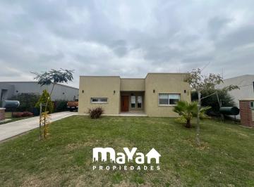 Casa · 165m² · 4 Ambientes · 3 Cocheras · Casa en Venta - Pilar del Este