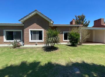 Casa · 227m² · 4 Ambientes · 2 Cocheras · Se Vende Casa en Bº San Isidro 3 Dorm. Apta Credito