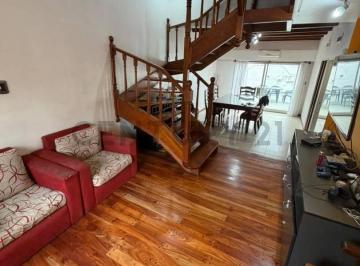 Casa · 227m² · 5 Ambientes · 2 Cocheras · Venta de Casa 4 Ambientes + Dependencia, Villa Urquiza