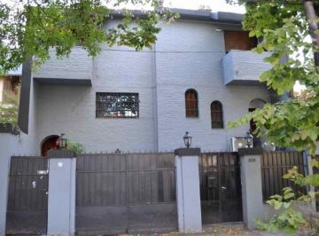 Casa · 200m² · 4 Ambientes · 1 Cochera · Casa Venta 4 Ambientes Vicente Lopez