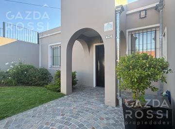 Casa · 264m² · 3 Ambientes · 2 Cocheras · Casa - Temperley
