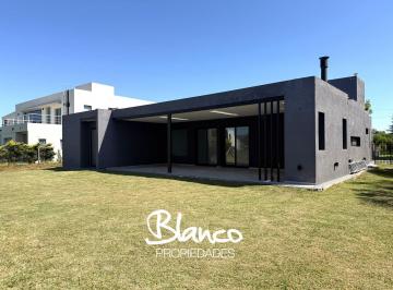 Casa · 190m² · 5 Ambientes · 2 Cocheras · Casa en Venta en Haras Santa Maria, Barrio El Molino, Escobar, G. B. a. Zona Norte