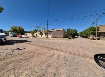 Casa de 3 ambientes, Añelo · Casa con 514 m² de Terreno en Esquina. Posible Generacion de Renta. Venta en Añelo