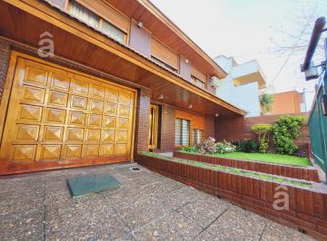 Casa · 218m² · 4 Ambientes · 3 Cocheras · Casa en Venta en Villa Ballester - Cuatro Ambientes