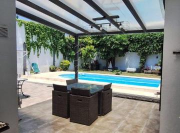Casa de 8 ambientes, Versalles · Versalles. Irigoyen 1200. Maravillosa Casa Multifamiliar 8 Amb. Lote 10 X 32 Piscina