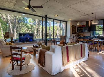 Casa · 265m² · 5 Ambientes · 2 Cocheras · Casa en Venta 5 Ambientes Isla del Golf Pinamar