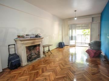 Departamento · 60m² · 3 Ambientes · 3 Ambientes Al Frente con Balcón en Edificio de Baja Densidad, Oportunidad Para Reciclar
