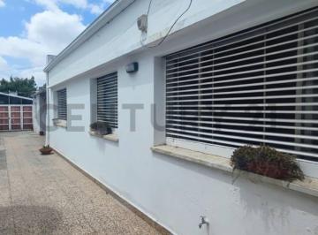 Casa · 280m² · 5 Ambientes · 2 Cocheras · Casa 3 Dorm. C/ Consultorio en Los Hornos.