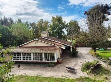 Quinta vacacional · 200m² · 5 Ambientes · 2 Cocheras · Quinta en Venta a Reciclar en La Pista Maschwitz Escobar
