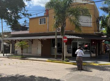 Local comercial · 210m² · 1 Cochera · Excelente Propiedad Local Mas Departamento