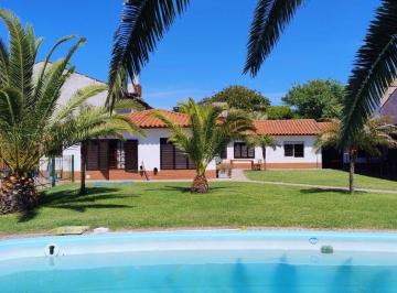 Casa de 6 ambientes, La Lucila del Mar · La Lucila Complejo