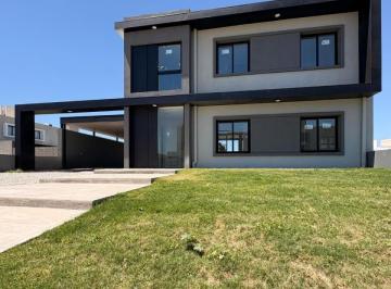Casa · 230m² · 4 Ambientes · 2 Cocheras · Hermosa Casa a Estrenar en Terrazas de Manantiales