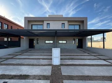 Casa · 163m² · 4 Ambientes · 2 Cocheras · Duplex de Categoria a Estrenar en Docta