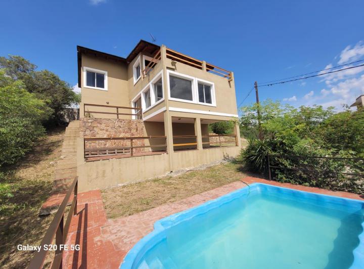 Casa · 200m² · 7 Ambientes · 2 Cocheras