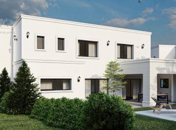 Casa · 321m² · 5 Ambientes · 1 Cochera · Casa en Venta Rumencó Joven
