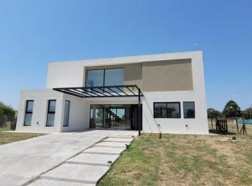 Casa · 192m² · 5 Ambientes · 4 Cocheras · Excelente Casa 5 Ambientes