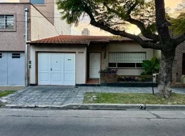 Casa de 3 ambientes, Vicente López · Excelente Casa 3 Amb - Jardín y Cochera