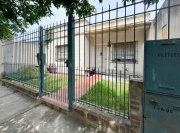 Casa · 200m² · 4 Ambientes · 3 Cocheras · Venta en Bloque en Merlo Ideal Inversor!