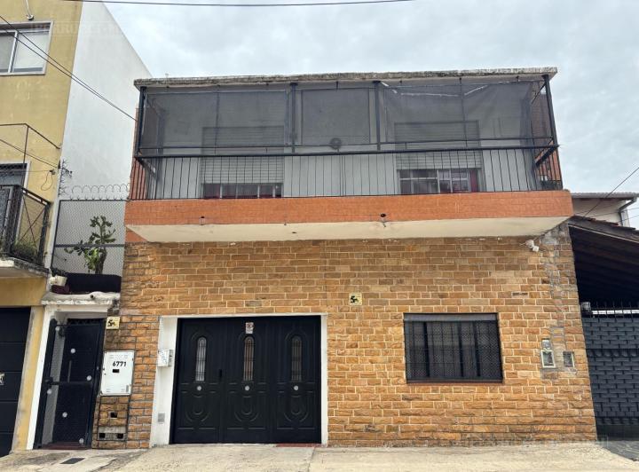 Casa · 149m² · 6 Ambientes · 1 Cochera