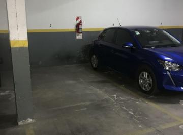 Garage , Villa General Mitre · Cochera Cubierta Fija Garage