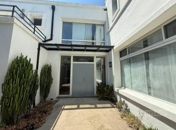 Casa · 370m² · 5 Ambientes · 2 Cocheras · Casa en Venta en Condominio Quinta Atalaya, San Isidro