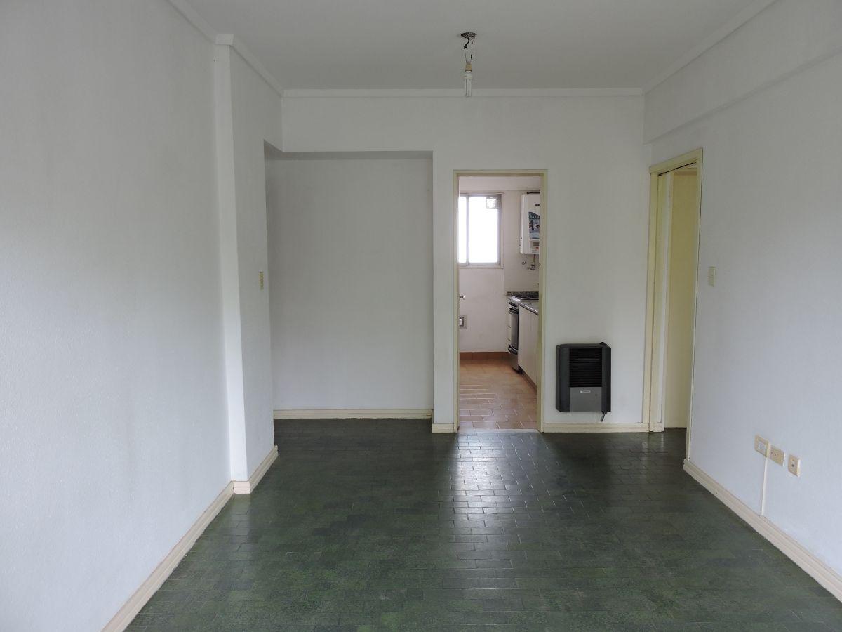 Depto 3 amb, 55m² totales y 50m² cubiertos — Plaza Mitre
