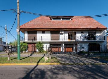 Casa · 190m² · 5 Ambientes · 2 Cocheras · Casa Triplex 5 Ambientes Apto Crédito Temperley