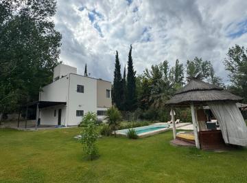 Casa · 158m² · 7 Ambientes · 4 Cocheras · Vende Casa en Las Compuertas - Apta Credito Hipotecario