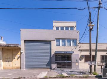Bodega-Galpón · 700m² · Galpon y Oficinas en Ramos Mejia
