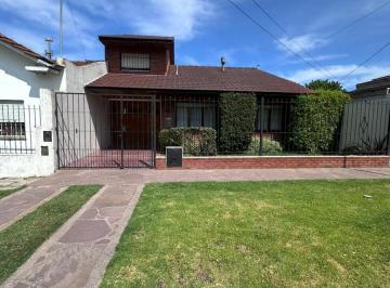 Casa · 260m² · 4 Ambientes · 2 Cocheras · Casa en Mar del Plata