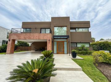 Casa · 320m² · 8 Ambientes · 6 Cocheras · Casa en Venta de 2 Plantas con Jardín, Barrio Albanueva, Rincón de Milberg, Tigre