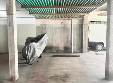 Garage · 9m² · Cochera Cubierta en Planta Baja, a m de Av San Martin y Juan B Justo.