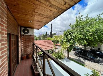 Casa · 70m² · 3 Ambientes · 1 Cochera · Venta! Casa Tipo Duplex de 4 Amb C/ Cochera! Haedo Norte