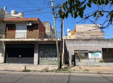 Casa de 4 ambientes, La Matanza · Venta en Block. PH 3 Amb. con Garage/local en Planta Baja. y Monoambiente con Terraza en Primer Piso