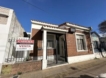 Casa · 81m² · 3 Ambientes · Casa en Venta de 2 Dorm.. con Patio. Centro Zárate