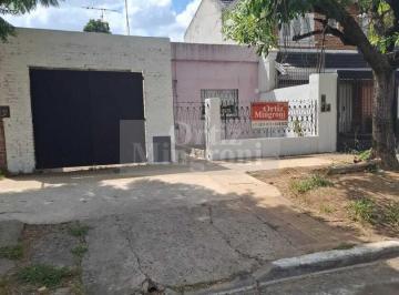 Casa · 70m² · 3 Ambientes · 1 Cochera · Casa en Venta en Lomas de Zamora, G. B. a. Zona Sur