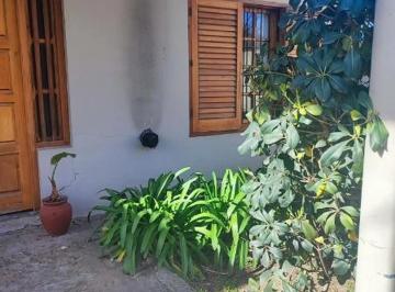 Casa de 6 ambientes, La Plata · Casa con 3 Dorm. y 300 m² en Venta en Villa Elisa
