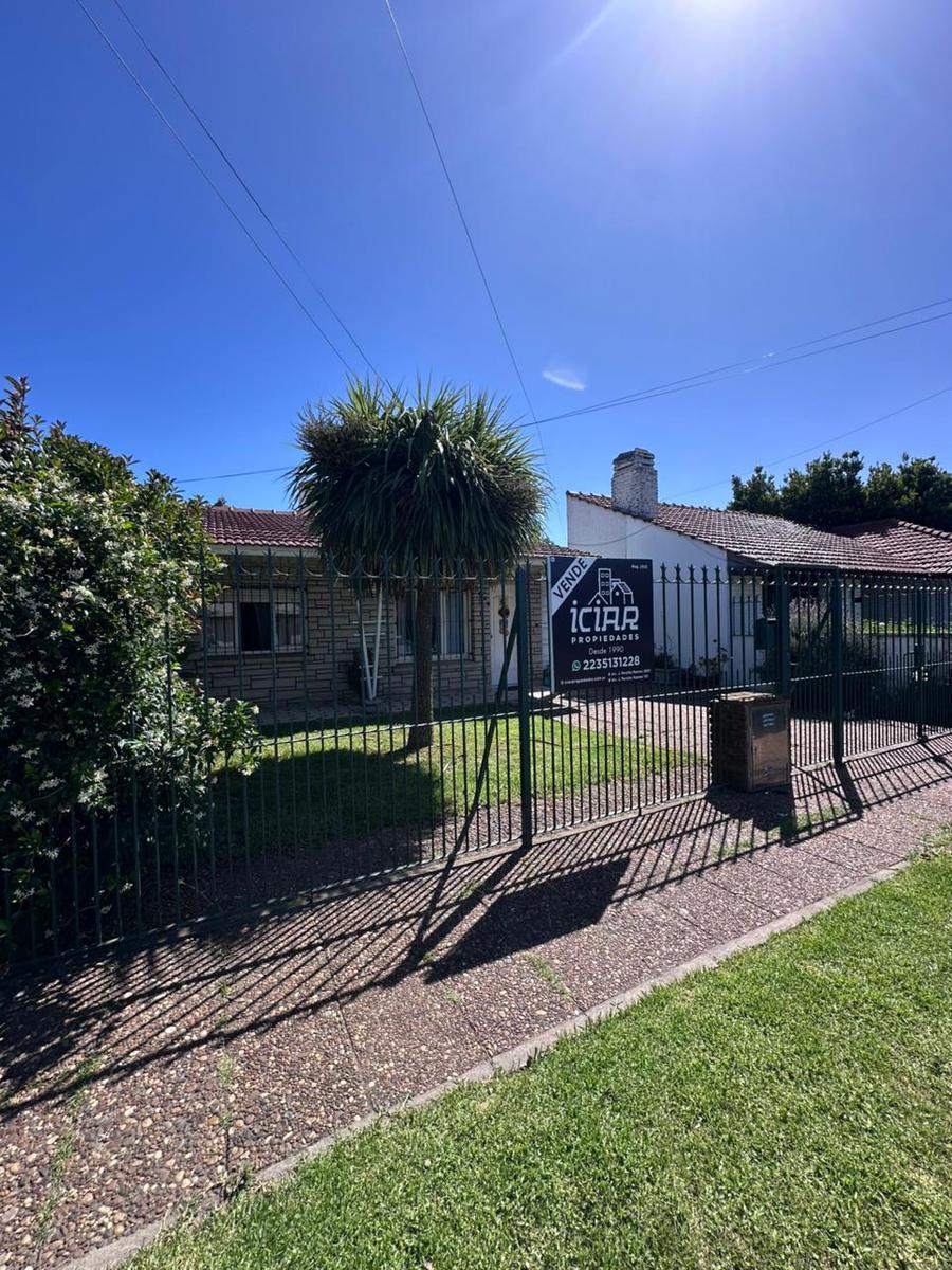 Chalet 3 amb, 120m² con jardín y entrada de coche — Mar del Plata