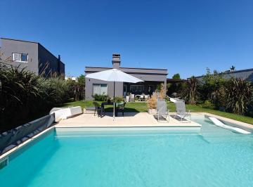 Casa · 122m² · 4 Ambientes · Casa en Venta San Ramiro Pilar del Este